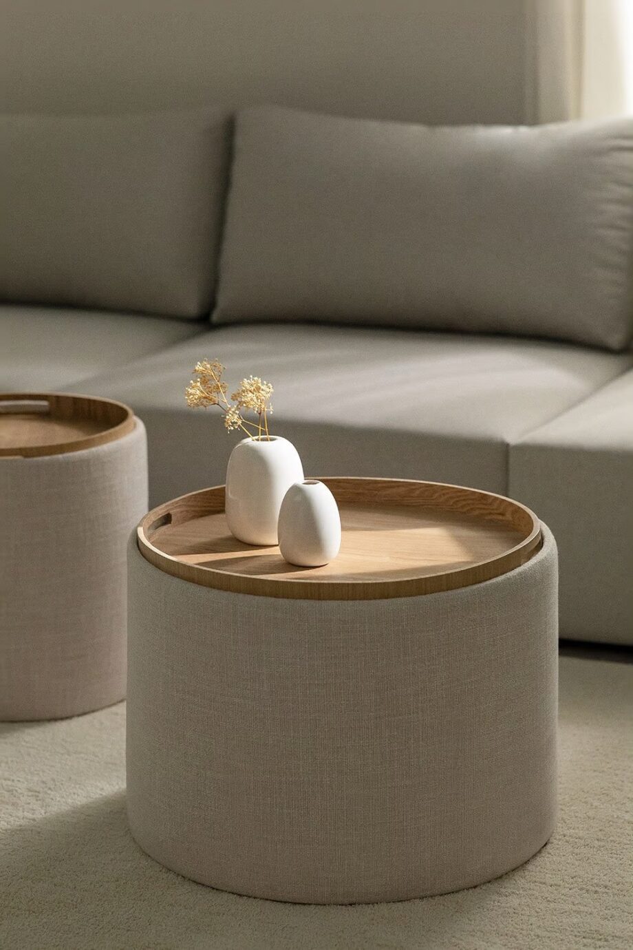 Table basse ronde et pouf Berkeleni